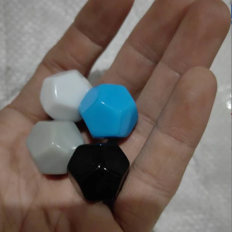 10Pcs/set Foreign Trade Hot Sale Small Size 12 Face Smooth Plate Color Blank Dice Multi Color Optional 19MM
10Pcs/set Foreign Trade Hot Sale Small Size 12 Face Smooth Plate Color Blank Dice Multi Color Optional 19MM