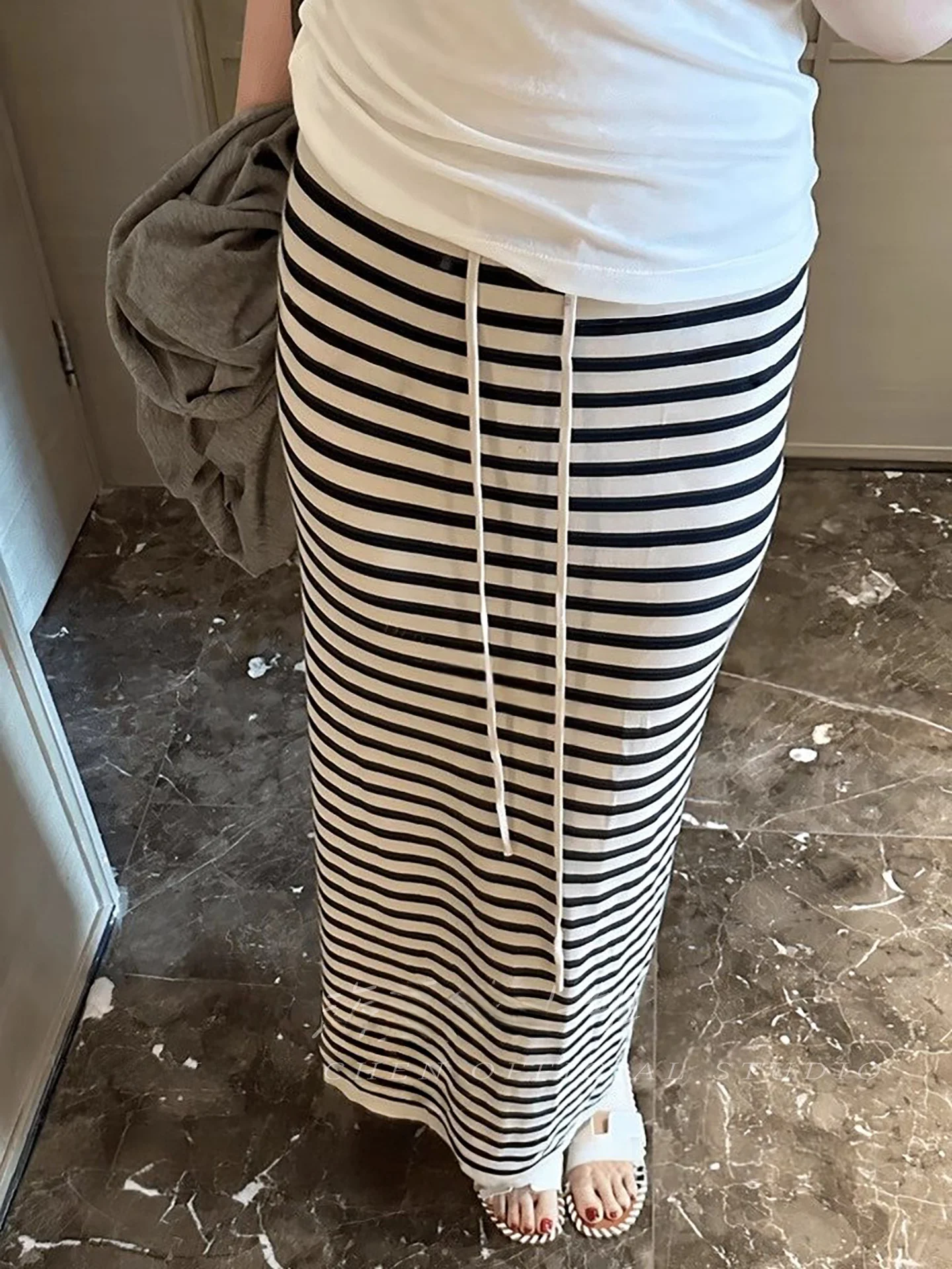 Korean Lazy Stripe Drawstring High Waist Half-length Skirt Women's Bodycon Long Dress Casual Loose Fit Slimming Drapey
Korean Lazy Stripe Drawstring High Waist Half-length Skirt Women's Bodycon Long Dress Casual Loose Fit Slimming Drapey