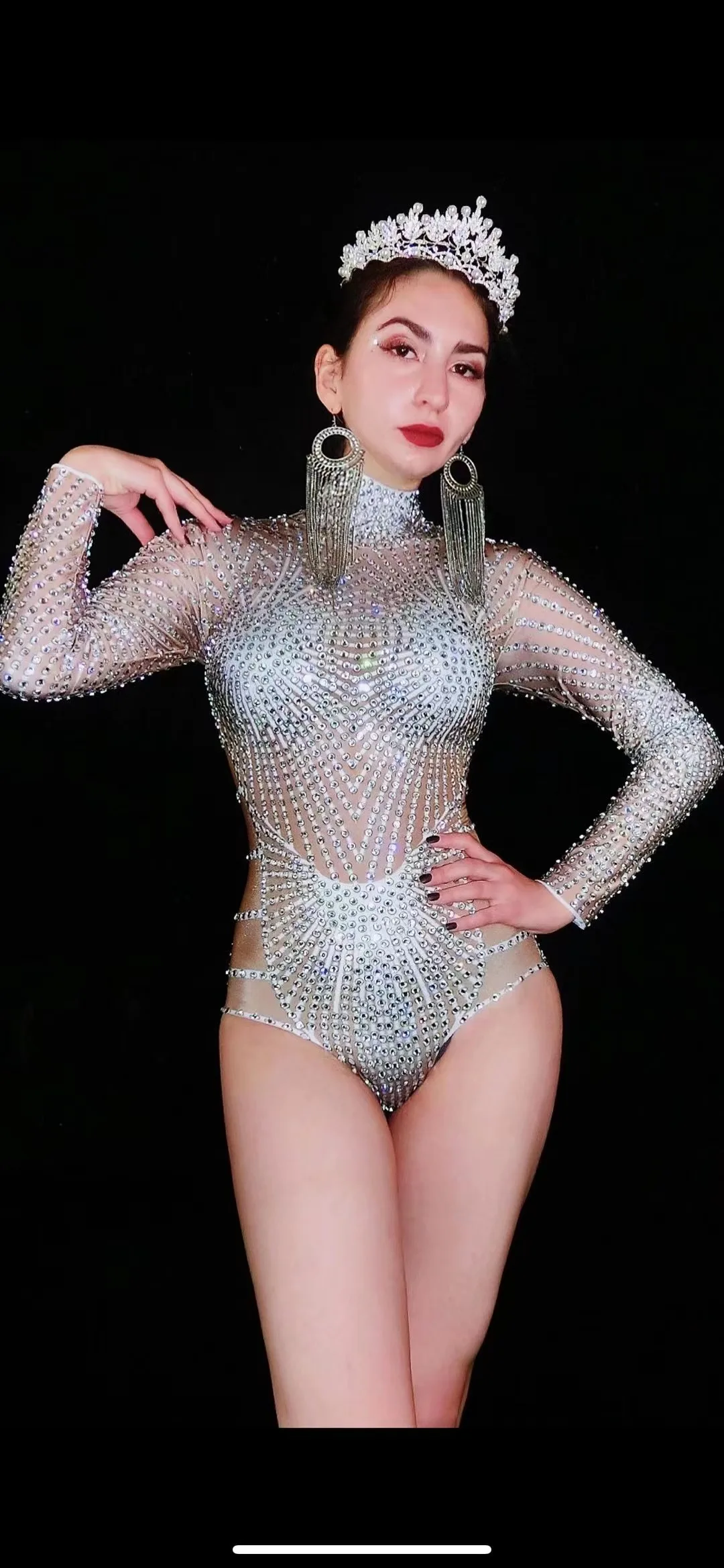 Performance clothes, nightclubs, bars, female singers, full diamond five degree printed hollowed out long sleeved high fork seri
Performance clothes, nightclubs, bars, female singers, full diamond five degree printed hollowed out long sleeved high fork seri