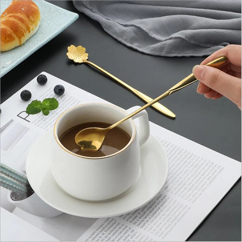 Tea Coffee Mixing Spoon Gold Spoon Long Handle Dessert Stainless Steel Vintage Teaspoons Drink Tableware Flowers Design 1PCS
Tea Coffee Mixing Spoon Gold Spoon Long Handle Dessert Stainless Steel Vintage Teaspoons Drink Tableware Flowers Design 1PCS