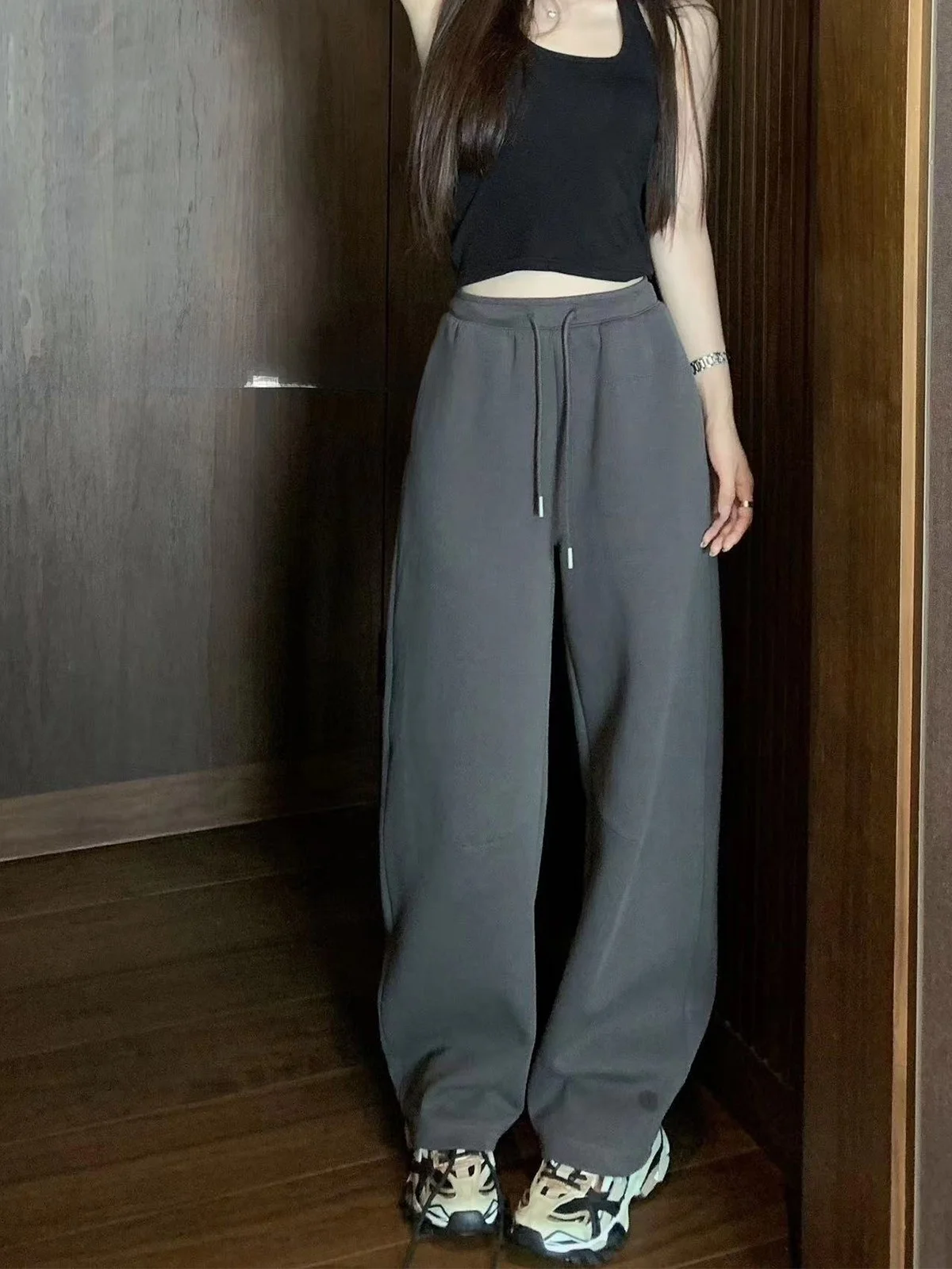 Брюки Seeyouiceland Moon Air Layer: повседневные, с высокой талией, прямые, из хлопка, полиэстера и спандекса, комфортные, женские.
Брюки Seeyouiceland Moon Air Layer: повседневные, с высокой талией, прямые, из хлопка, полиэстера и спандекса, комфортные, женские.