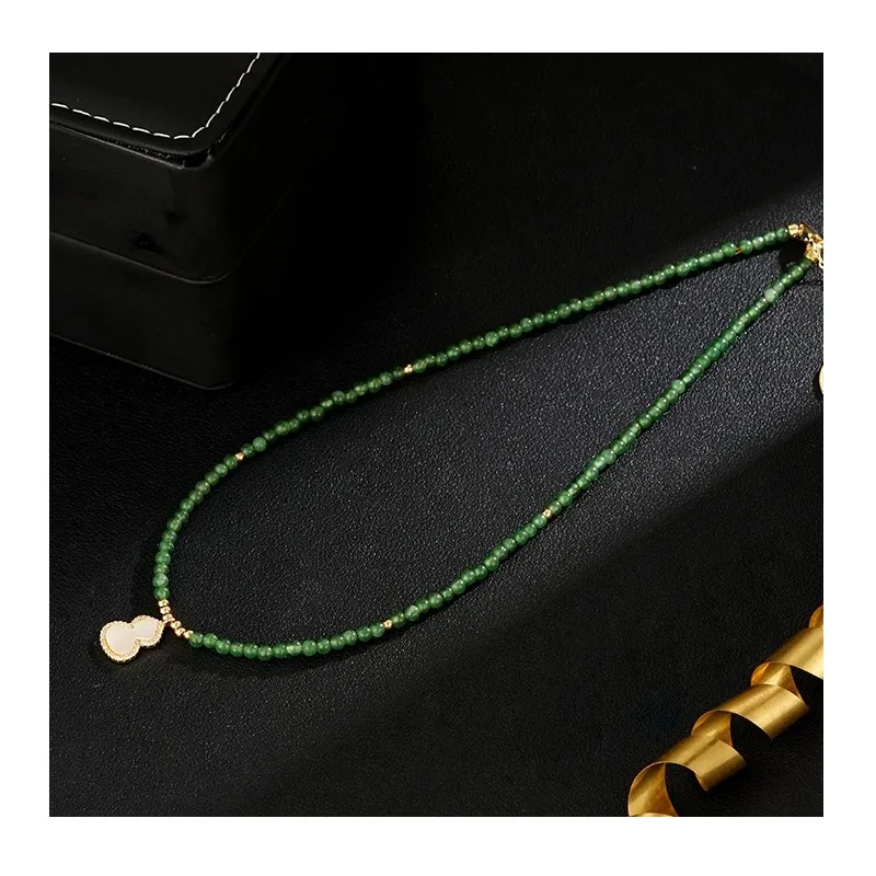 Popular Jasper Green Chalcedony Beaded Necklace White Fritillary Gourd Pendant Versatile New Chinese Clavicle Chain Women
Popular Jasper Green Chalcedony Beaded Necklace White Fritillary Gourd Pendant Versatile New Chinese Clavicle Chain Women
