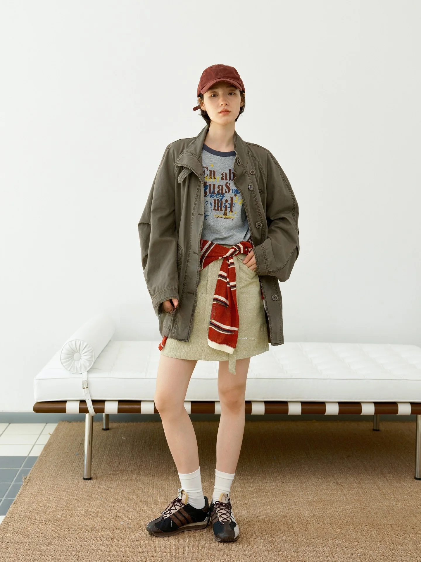 Винтажная рабочая куртка из 100% хлопка, свободного кроя, с воротником-стойкой, на пуговицах, с длинными рукавами, женская повседневная верхняя одежда
Винтажная рабочая куртка из 100% хлопка, свободного кроя, с воротником-стойкой, на пуговицах, с длинными рукавами, женская повседневная верхняя одежда