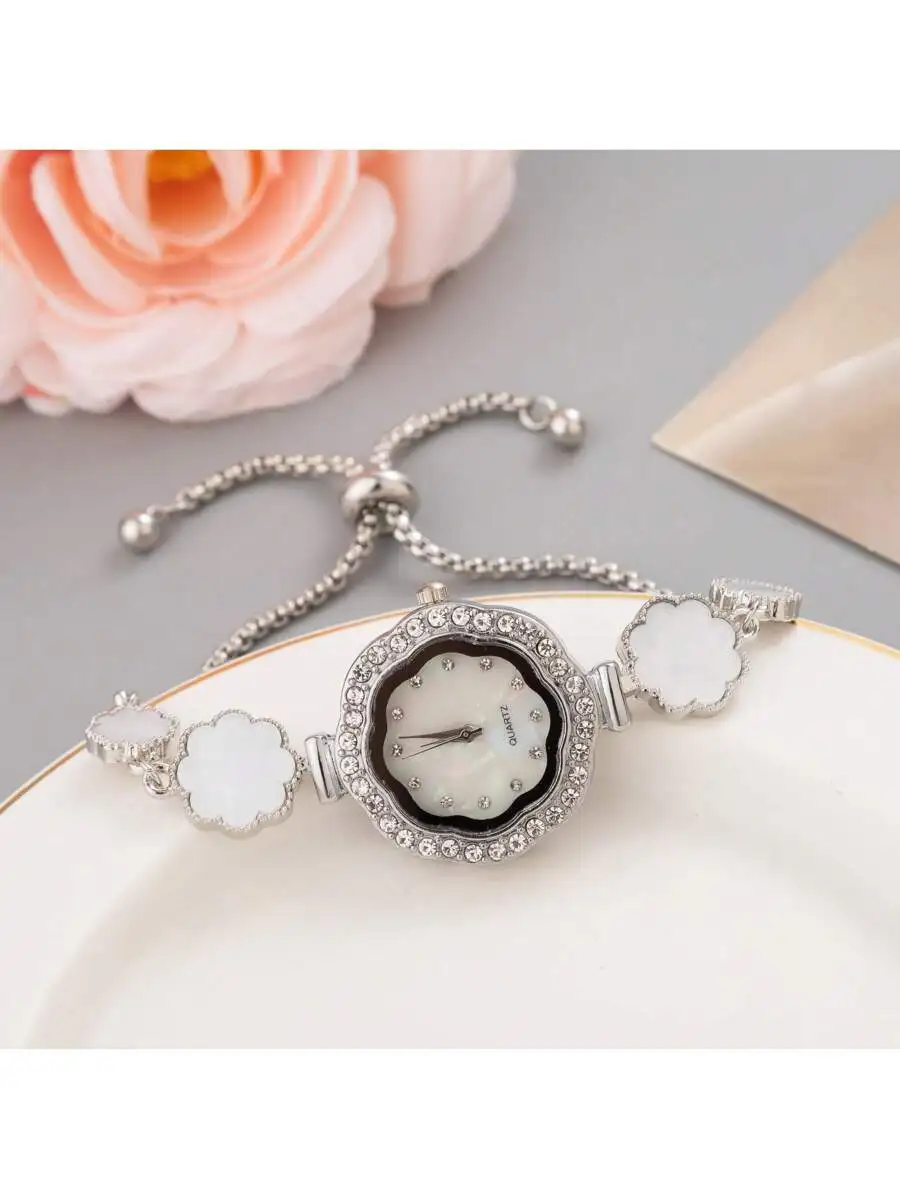 New Arrival Casual Flower Design Women's Wristwatch, With Cute Small Dial, Crystal Decorated Floral Strap, Alloy Quartz Watch,
New Arrival Casual Flower Design Women's Wristwatch, With Cute Small Dial, Crystal Decorated Floral Strap, Alloy Quartz Watch,