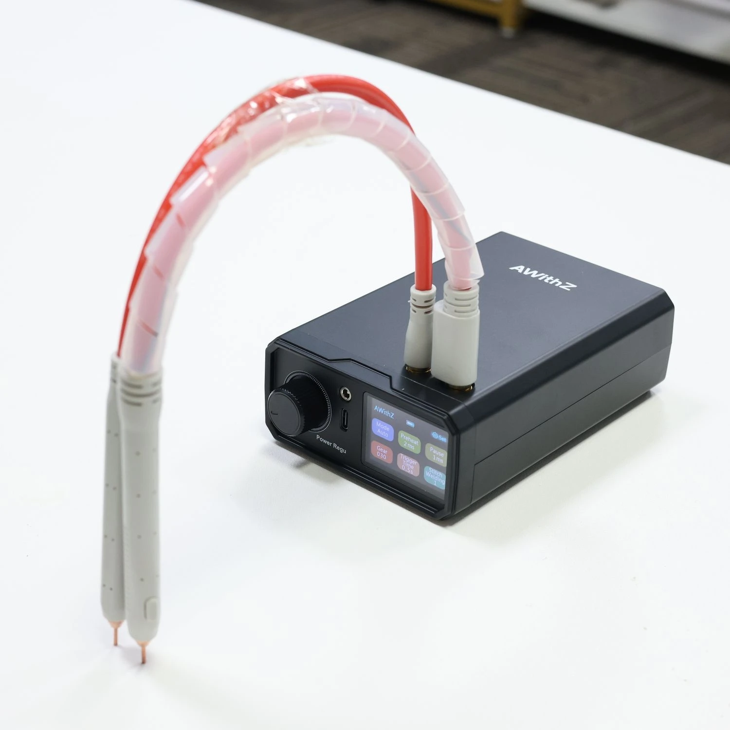 UK3 Spot Welding Machine 18650 Lithium Battery Type-C 13860W Portable Pedal Spot Welder 99 Gear Adjustable Welding Tool
UK3 Spot Welding Machine 18650 Lithium Battery Type-C 13860W Portable Pedal Spot Welder 99 Gear Adjustable Welding Tool