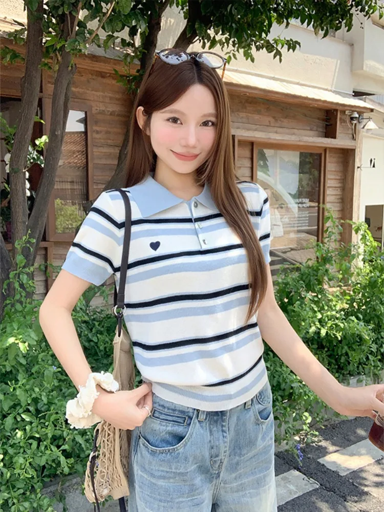 Breathable Short Sleeve Knitted Neck Embroidered Striped Heart Color Block Women's Summer Fashion Korean Style Top
Breathable Short Sleeve Knitted Neck Embroidered Striped Heart Color Block Women's Summer Fashion Korean Style Top
