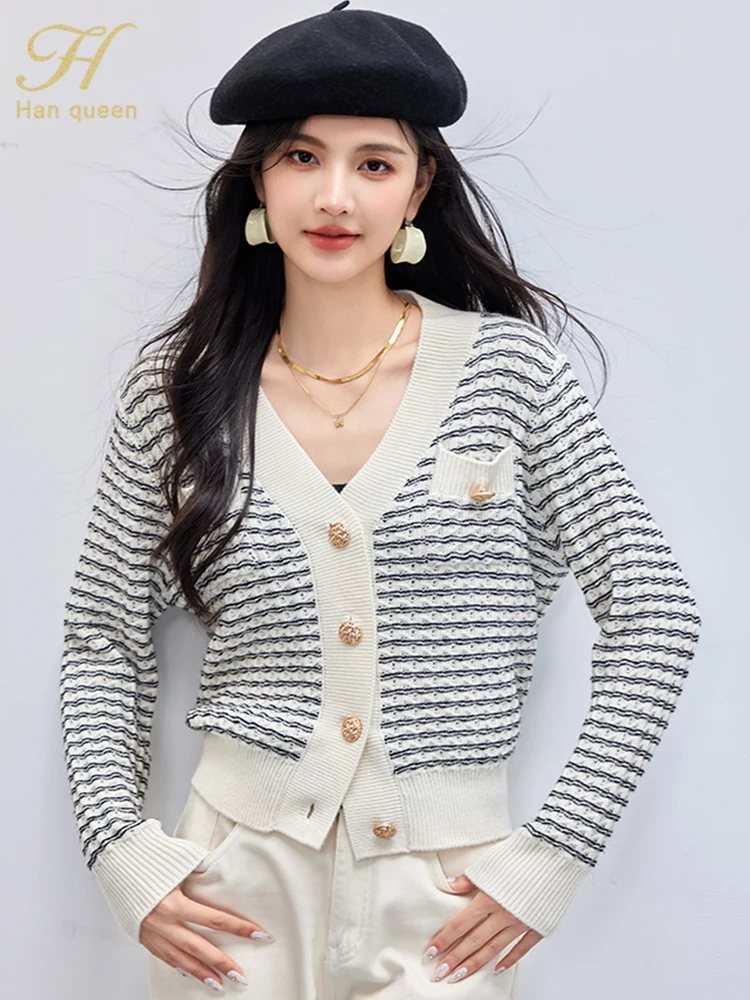 H Han Queen осень-зима в полоску однобортный кардиган свитер верхняя одежда с v-образным вырезом модный простой базовый трикотаж женская одежда 
H Han Queen осень-зима в полоску однобортный кардиган свитер верхняя одежда с v-образным вырезом модный простой базовый трикотаж женская одежда