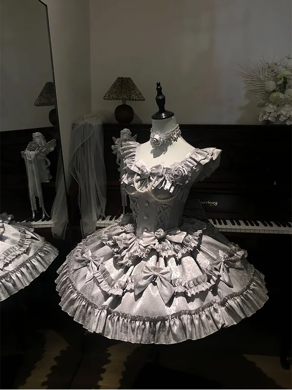 Elegant Silver Gothic Lolita Skirt Dress Princess Style Daily Wear Elegant And Lavish Hanfu Set for Women Summer 2025
Elegant Silver Gothic Lolita Skirt Dress Princess Style Daily Wear Elegant And Lavish Hanfu Set for Women Summer 2025