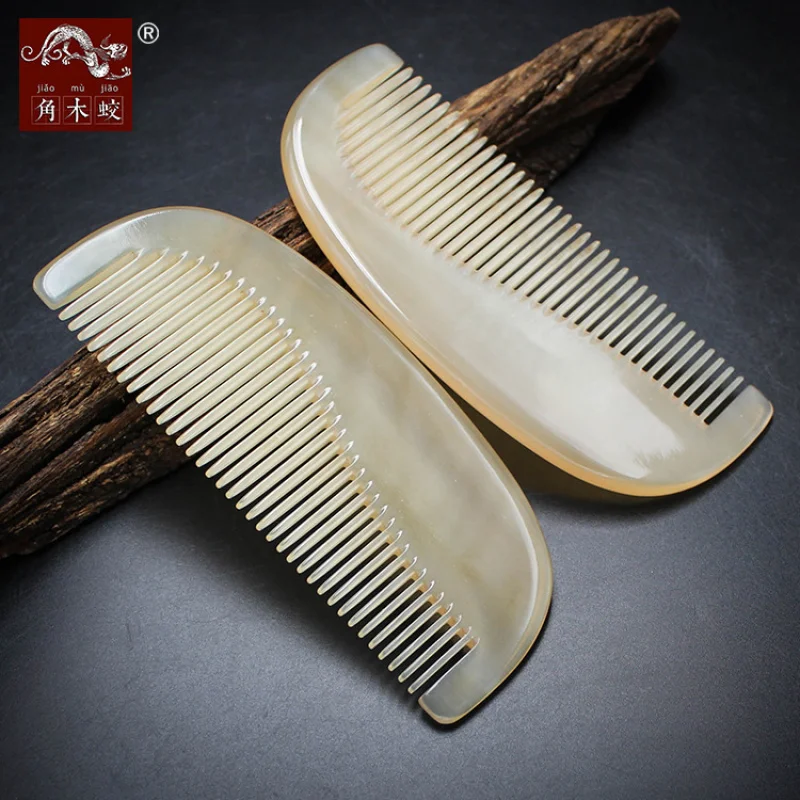 Horned wood , thickened massage hair comb
Horned wood , thickened massage hair comb