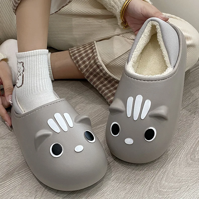 Сабо с милой мультяшной меховой подкладкой, непромокаемые зимние тапочки, уютные мягкие плюшевые шлепанцы из искусственного меха, противоскользящие домашние и уличные шлепанцы
Сабо с милой мультяшной меховой подкладкой, непромокаемые зимние тапочки, уютные мягкие плюшевые шлепанцы из искусственного меха, противоскользящие домашние и уличные шлепанцы