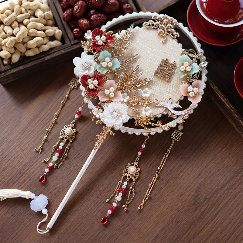 Retro Hand Fan Women's Wedding Gift Home Decor Item Handmade Interior Ornament Chinese Style Wedding Accessories
Retro Hand Fan Women's Wedding Gift Home Decor Item Handmade Interior Ornament Chinese Style Wedding Accessories