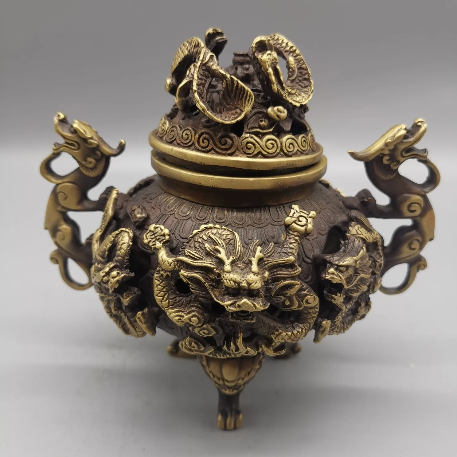 China Fine Workmanship Bronze Sculpture Good LuckinchKowlooninch Copper Censer Metal Crafts Home Decoration
China Fine Workmanship Bronze Sculpture Good LuckinchKowlooninch Copper Censer Metal Crafts Home Decoration