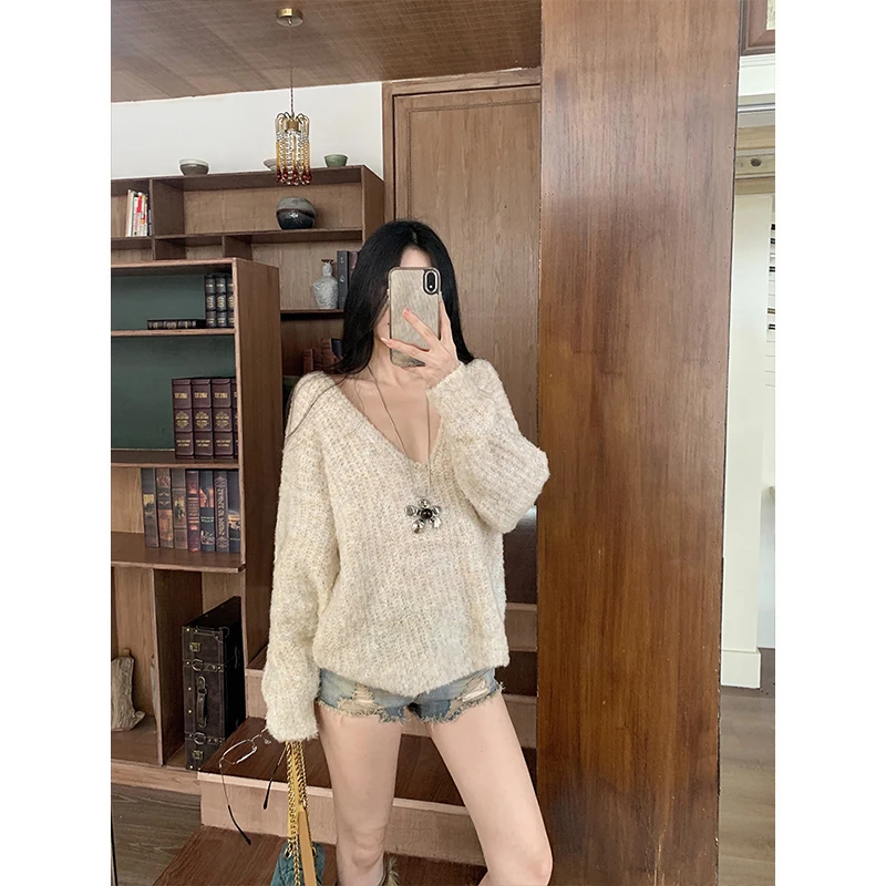 Women's Loose Long Sve Knitted Sweater V-Ne Autumn Winter New Sle Comfortable Soft Casual Faionable Top irt
Women's Loose Long Sve Knitted Sweater V-Ne Autumn Winter New Sle Comfortable Soft Casual Faionable Top irt