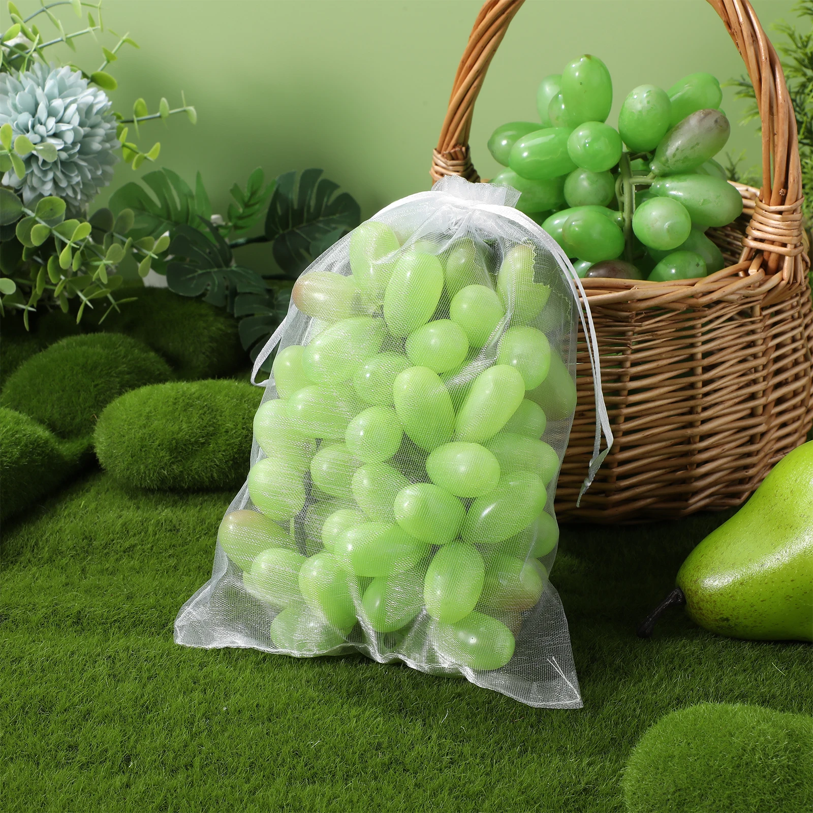 50 Pcs Protection Fruit Mesh Netting Bags 15x20CM Mesh Drawstring Netting Covers For Trees Reusable Gardening Accessories
50 Pcs Protection Fruit Mesh Netting Bags 15x20CM Mesh Drawstring Netting Covers For Trees Reusable Gardening Accessories