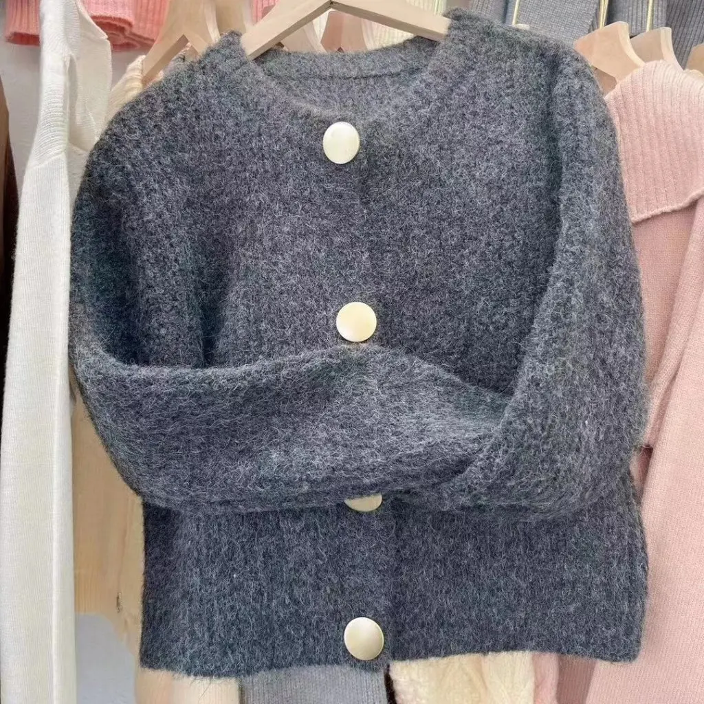 Women's Korean Style Lazy Style Thickened Knitted Cardigan Long Sleeve Short Coat Autumn Winter Outer Top
Women's Korean Style Lazy Style Thickened Knitted Cardigan Long Sleeve Short Coat Autumn Winter Outer Top