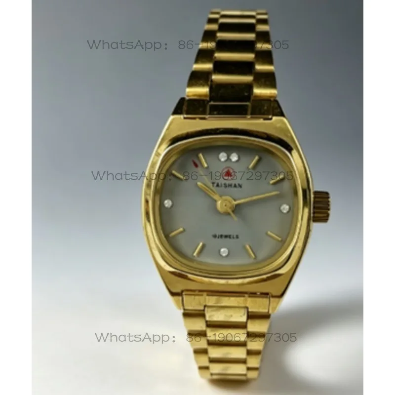 Original inventory, Liaocheng Watch Factory, Taishan brand square yellow shell gray surface manual mechanical women's watch
Original inventory, Liaocheng Watch Factory, Taishan brand square yellow shell gray surface manual mechanical women's watch