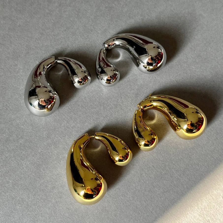 Hot Europe America Designer Gold Silver Smooth Top Quality Earring Woman Luxury Jewelry Party Trend
Hot Europe America Designer Gold Silver Smooth Top Quality Earring Woman Luxury Jewelry Party Trend