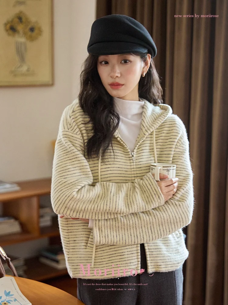 Женский свободный кардиган Moriirose светло-бежевого цвета в полоску с капюшоном, повседневный, для работы, зимнее пальто свободного кроя
Женский свободный кардиган Moriirose светло-бежевого цвета в полоску с капюшоном, повседневный, для работы, зимнее пальто свободного кроя