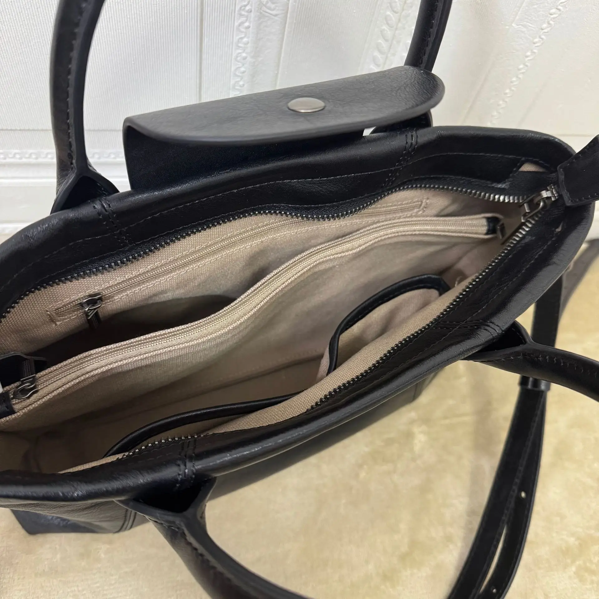 Luxury Light Tanned Cowhide Leather Tote Bag Single oulder Slant Crossed Briease Korean Sle Dumpling Bag Casual Ladies ...
Luxury Light Tanned Cowhide Leather Tote Bag Single oulder Slant Crossed Briease Korean Sle Dumpling Bag Casual Ladies ...