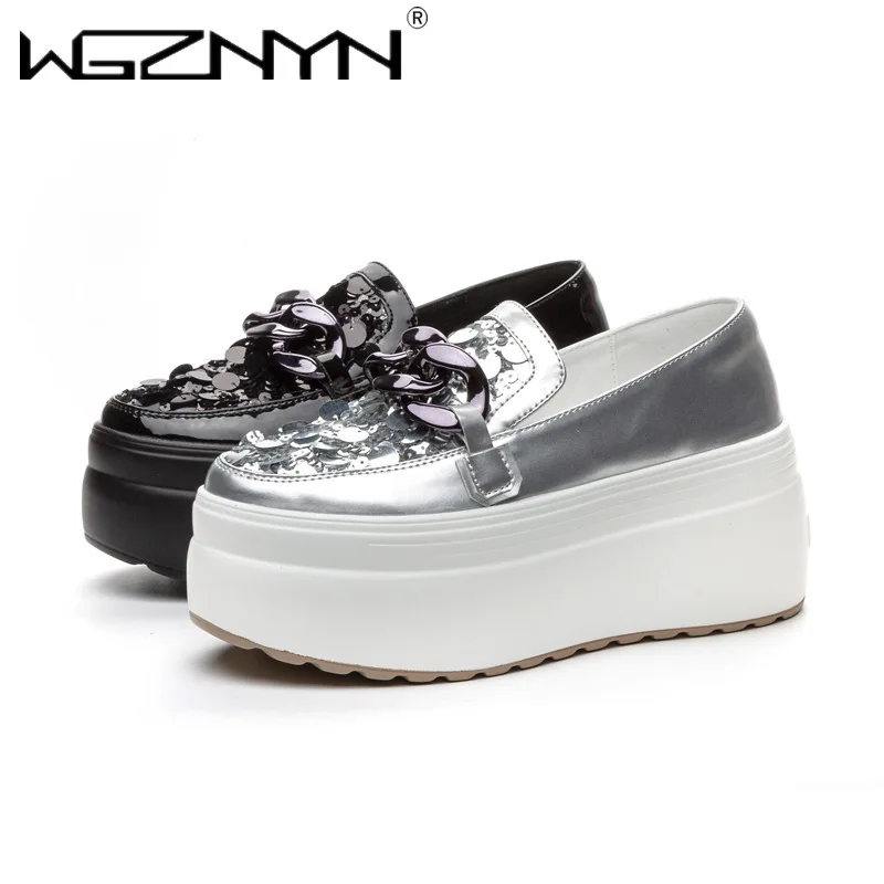 8cm Platform Wedge 2025 Summer Women Sandal Slipper Shoes Microfiber Fashion Bling Hollow Synthetic Leather Flats Pumps Sneakers
8cm Platform Wedge 2025 Summer Women Sandal Slipper Shoes Microfiber Fashion Bling Hollow Synthetic Leather Flats Pumps Sneakers