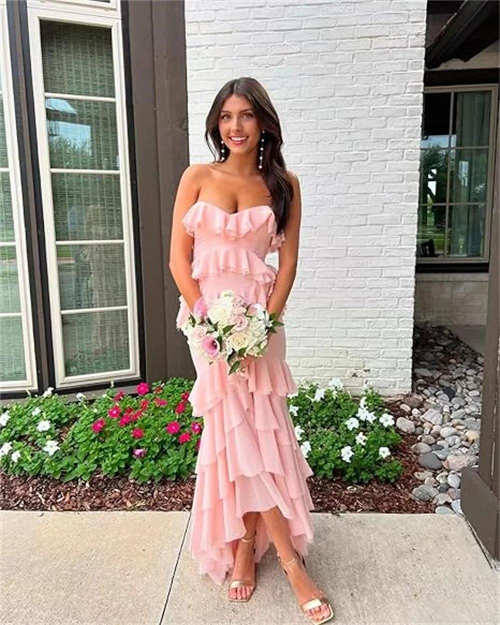 Customized Strapless Ruched Prom Dress Tiered Chiffon Ruffles Bridesmaid Dresses Sweetheart Formal Evening Party Gowns With Slit
Customized Strapless Ruched Prom Dress Tiered Chiffon Ruffles Bridesmaid Dresses Sweetheart Formal Evening Party Gowns With Slit