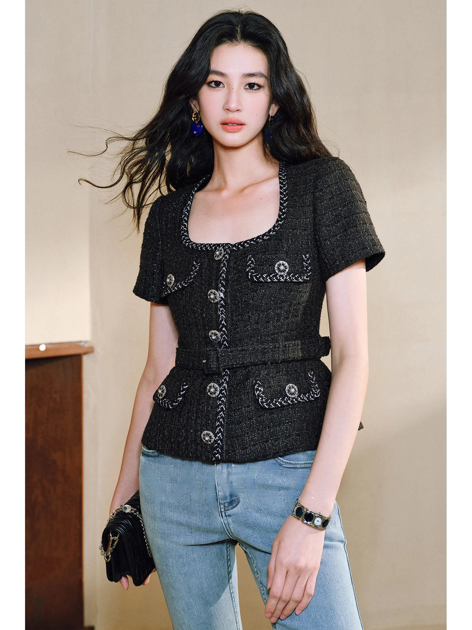 WANGXO Premium Silver Thread Woven Tweed Short Sleeve Shirt Square Collar Elegant Waistband Belt Slim Fit Polyester T-Shirt
WANGXO Premium Silver Thread Woven Tweed Short Sleeve Shirt Square Collar Elegant Waistband Belt Slim Fit Polyester T-Shirt