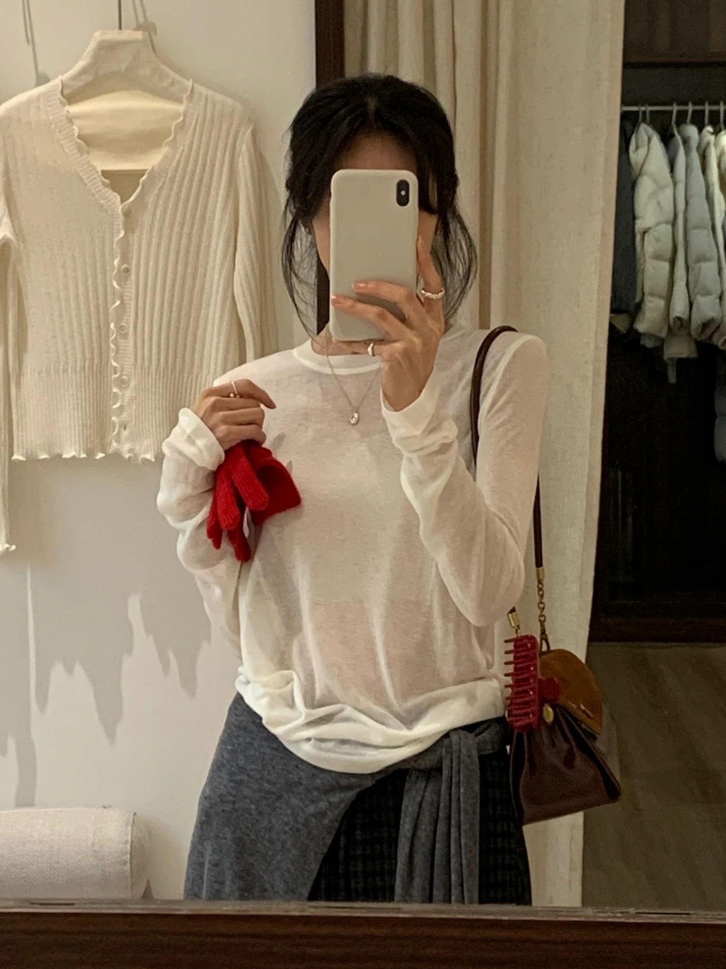 Белый вязаный свитер с длинными рукавами для женщин, облегающий базовый топ YNVN в корейском стиле, осенне-зимняя новинка
Белый вязаный свитер с длинными рукавами для женщин, облегающий базовый топ YNVN в корейском стиле, осенне-зимняя новинка