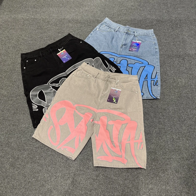 Свободные джинсовые мужские повседневные летние джинсы с принтом логотипа High Street Sle Syna World, трендовые прямые джинсы в стиле хип-хоп
Свободные джинсовые мужские повседневные летние джинсы с принтом логотипа High Street Sle Syna World, трендовые прямые джинсы в стиле хип-хоп