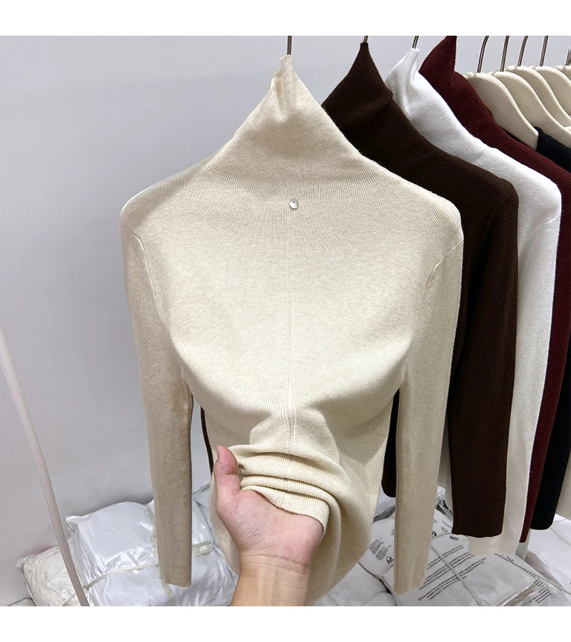 Однотонные осенне-зимние футболки женские с воротником-стойкой тонкие базовые корейские модные простые вязаные теплые уютные толстые темпераментные M599 
Однотонные осенне-зимние футболки женские с воротником-стойкой тонкие базовые корейские модные простые вязаные теплые уютные толстые темпераментные M599