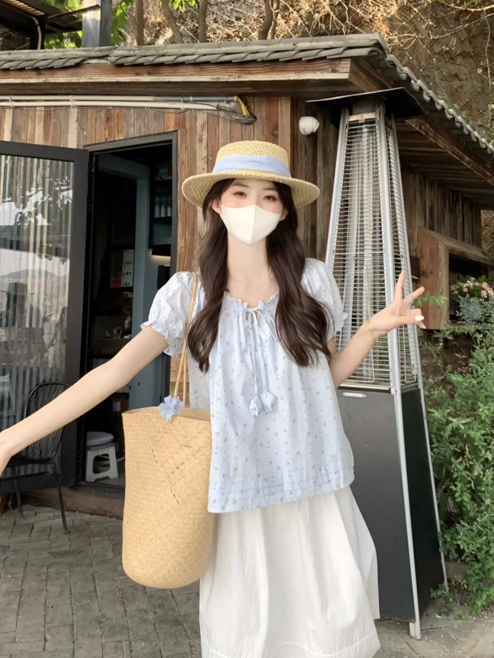 Korean Style Cute Floral Print Doll Shirt Women's Early Summer Fashion Small Unique Wooden Shirt Cotton Polyester Blend
Korean Style Cute Floral Print Doll Shirt Women's Early Summer Fashion Small Unique Wooden Shirt Cotton Polyester Blend