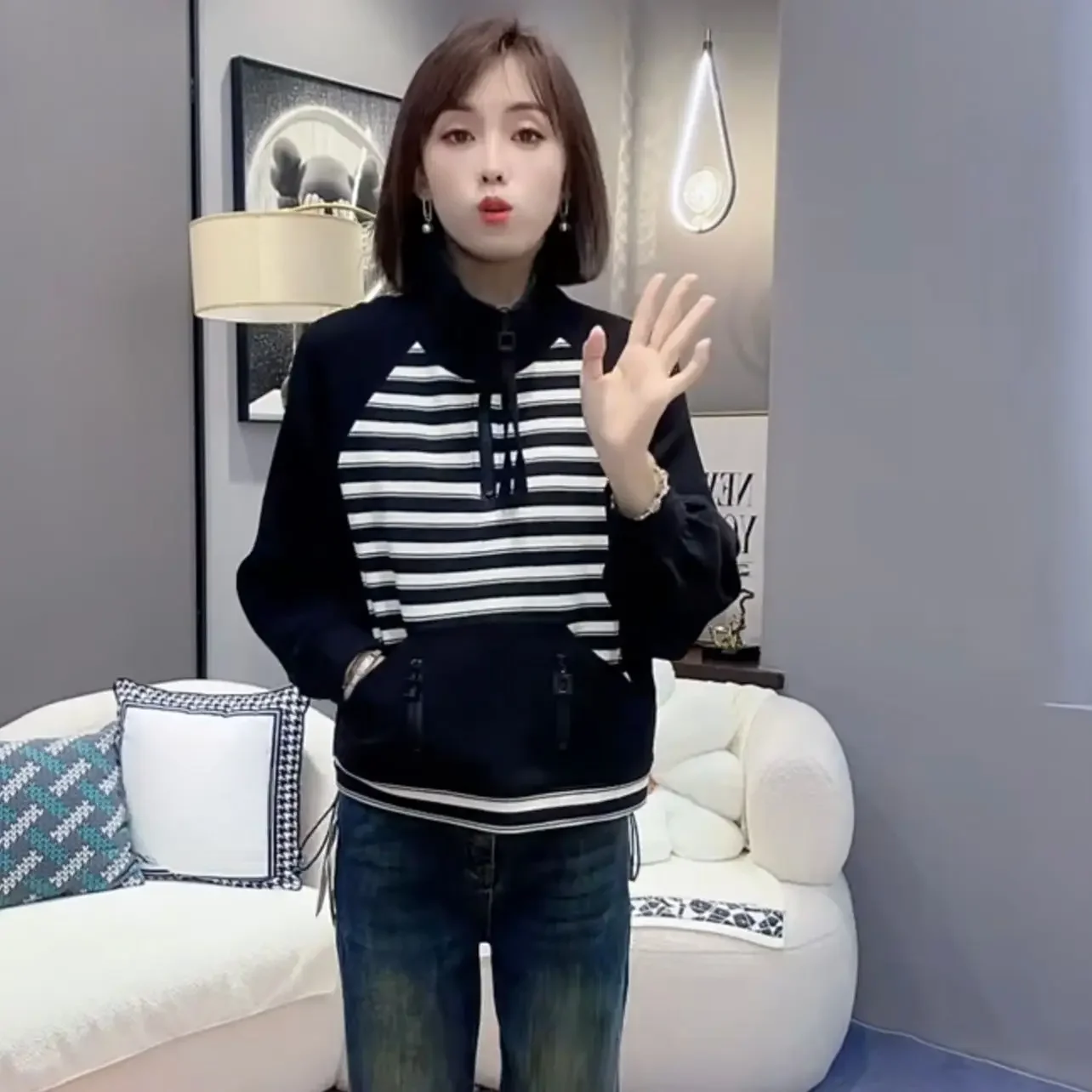 Small Shirt Loose Coat Spliced Striped Long Sleeve Hoodie 2024 Spring and Autumn New Stand Up Top Fashionable Western Style
Small Shirt Loose Coat Spliced Striped Long Sleeve Hoodie 2024 Spring and Autumn New Stand Up Top Fashionable Western Style