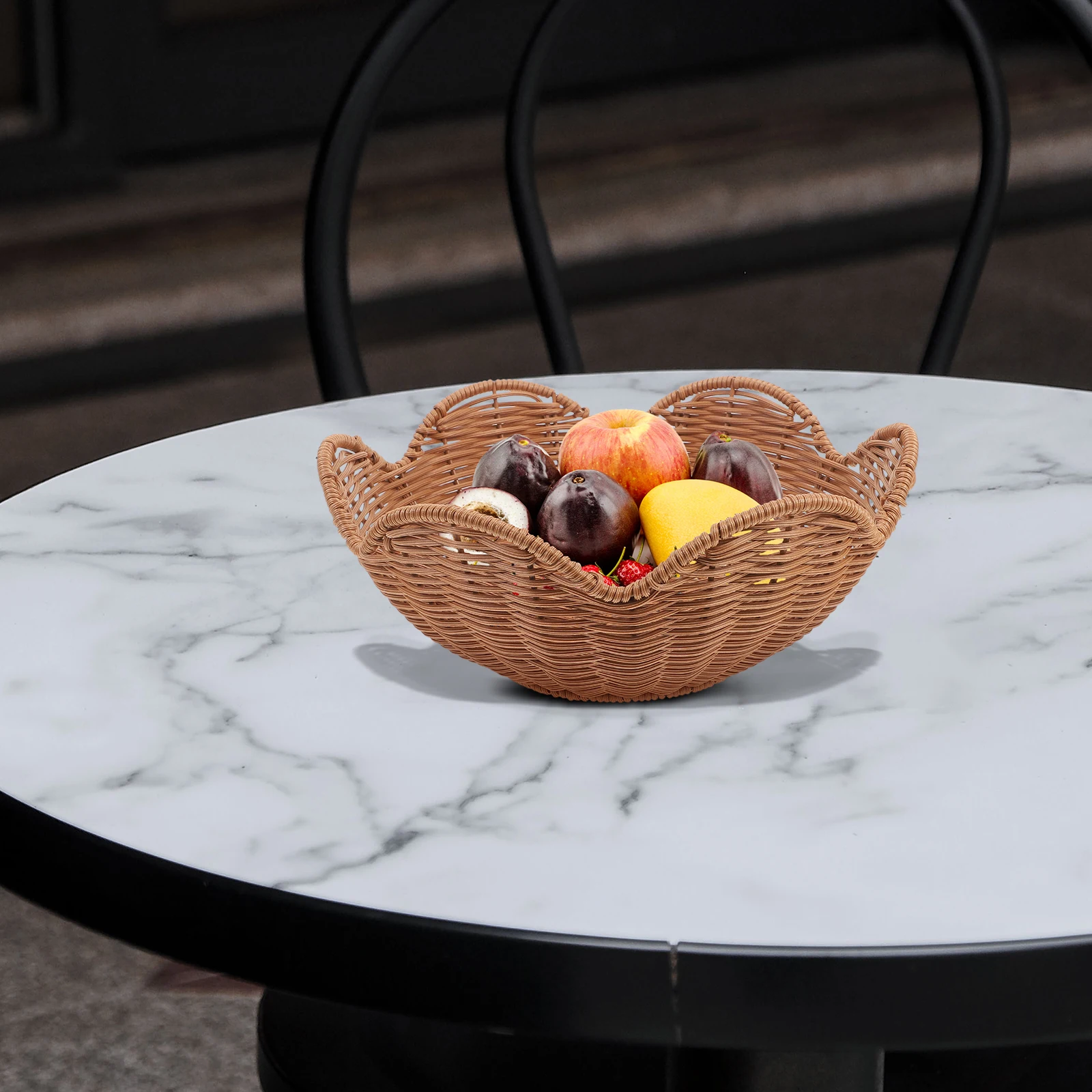 Woven Fruit Basket Flower Shape Design for Home Decor Snacks Bread Pastry Serving Storage Basket Imitation Rattan Food Tray
Woven Fruit Basket Flower Shape Design for Home Decor Snacks Bread Pastry Serving Storage Basket Imitation Rattan Food Tray