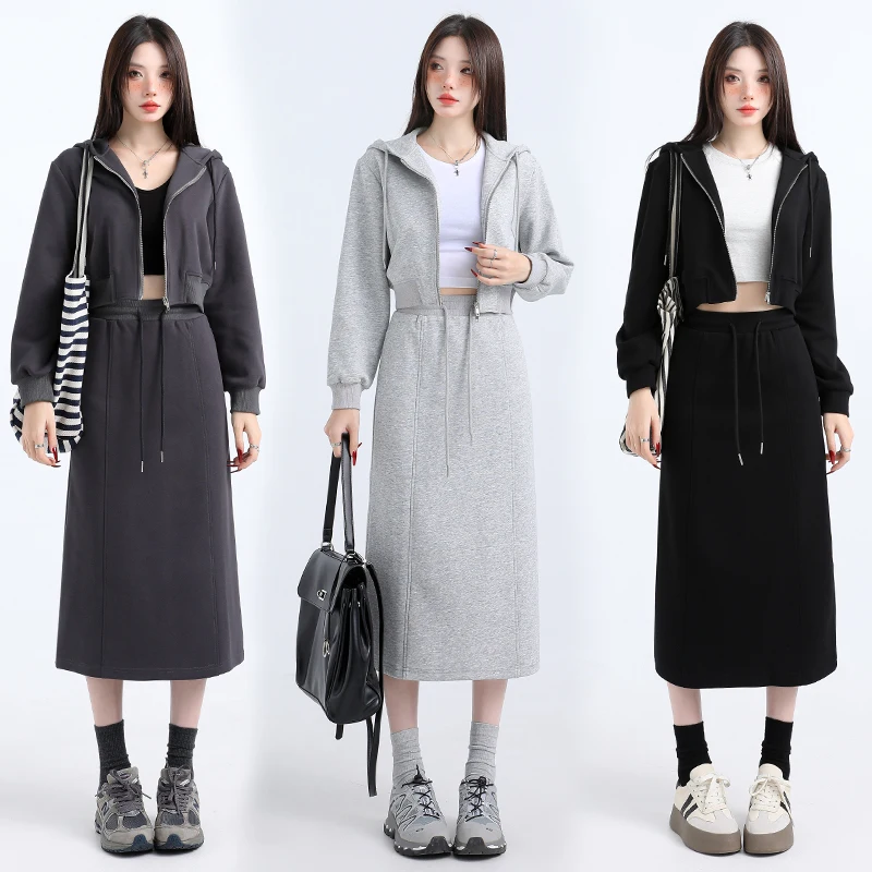 Gray women's autumn skirt2025New high-waisted midi skirt with back slit and drape effect, straight cut skirt
Gray women's autumn skirt2025New high-waisted midi skirt with back slit and drape effect, straight cut skirt