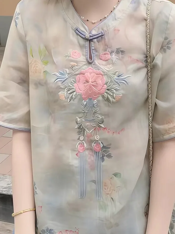 New Summer Chinese Style Women's Shirt Embroidered Thin Five-Quarter Sleeve Stand Collar Versatile Casual Loose Fit Breathable
New Summer Chinese Style Women's Shirt Embroidered Thin Five-Quarter Sleeve Stand Collar Versatile Casual Loose Fit Breathable
