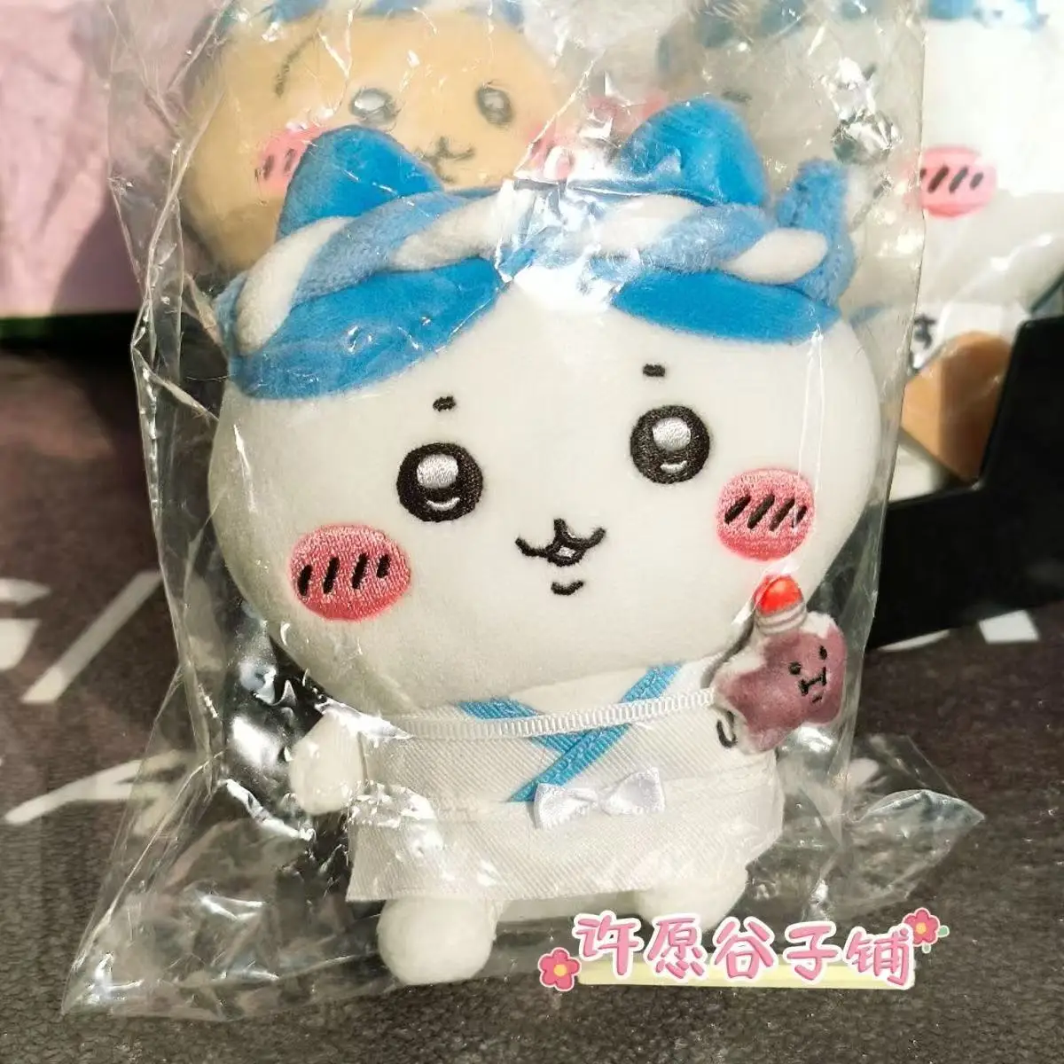 12cm High Quality New Anime Cartoon Kawaii Chiikawa Sushi Chef Series Usagi Hachiware Doll Keychain Cute Bag Pendant Gifts
12cm High Quality New Anime Cartoon Kawaii Chiikawa Sushi Chef Series Usagi Hachiware Doll Keychain Cute Bag Pendant Gifts