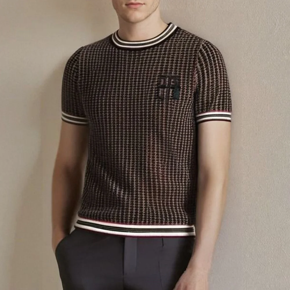 2025 New Men's Contrast Color Knitted Short-Sleeved Polo Shirt British Style Retro Simple Fashion Casual Business Party Men Tops
2025 New Men's Contrast Color Knitted Short-Sleeved Polo Shirt British Style Retro Simple Fashion Casual Business Party Men Tops