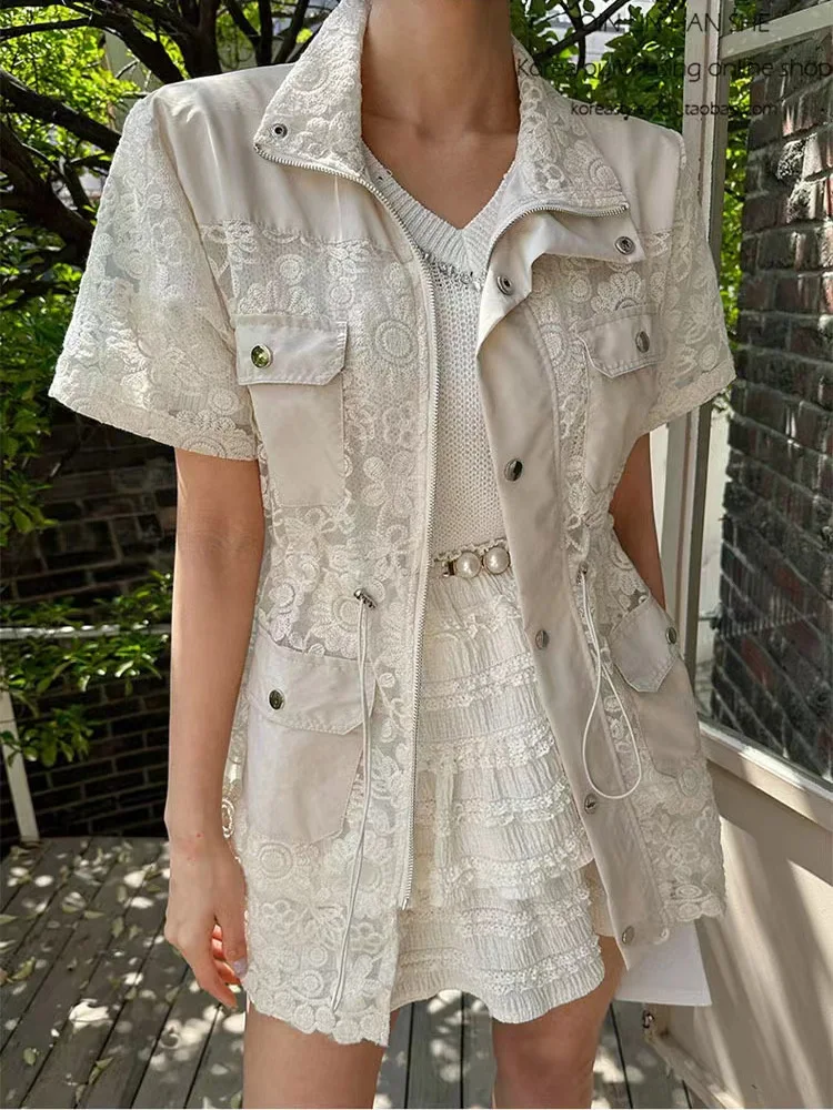Loose Lace Embroidery Jacket Women's Stand Collar Drawstring Slimming Multi-Pocket Workwear Top Fashionable Casual Outerwear
Loose Lace Embroidery Jacket Women's Stand Collar Drawstring Slimming Multi-Pocket Workwear Top Fashionable Casual Outerwear