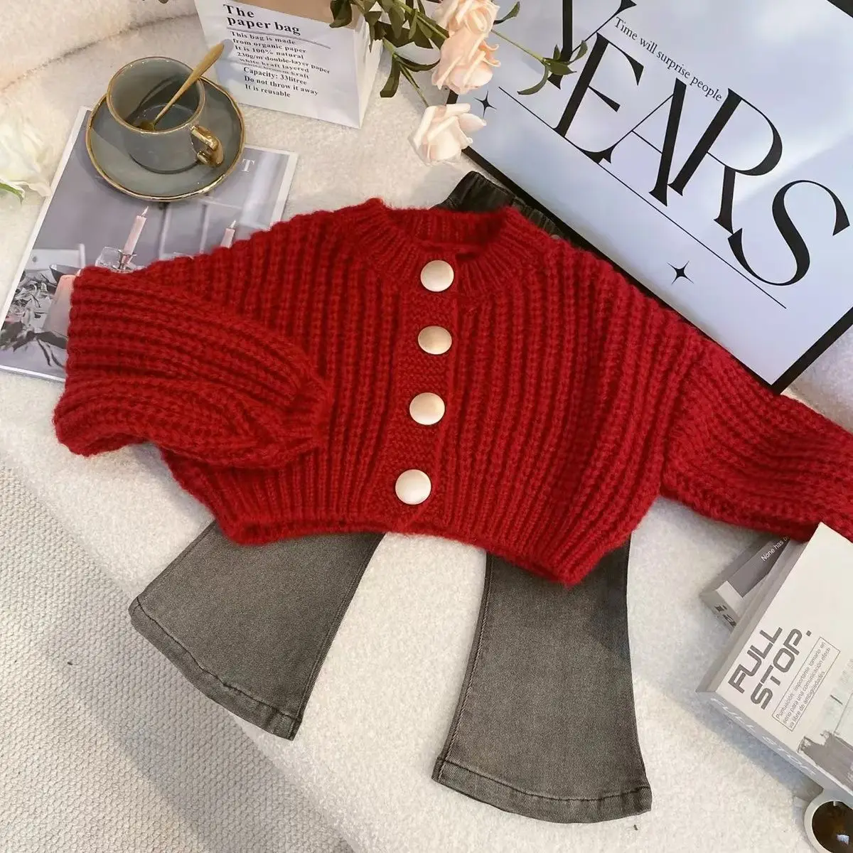 New Baby and Girl Set Spring and Autumn Western Style Children's Sweater cardigan jacket jeans 2-piece set
New Baby and Girl Set Spring and Autumn Western Style Children's Sweater cardigan jacket jeans 2-piece set