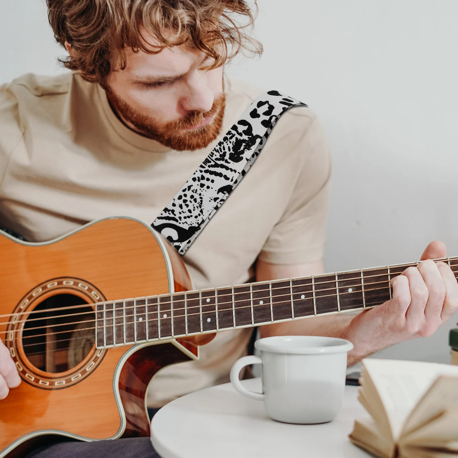 Guitar Shoulder Strap Printed Belt for Electric Acoustic Bass Guitars Ukulele Banjo Durable Lightweight Safe Use 
Guitar Shoulder Strap Printed Belt for Electric Acoustic Bass Guitars Ukulele Banjo Durable Lightweight Safe Use