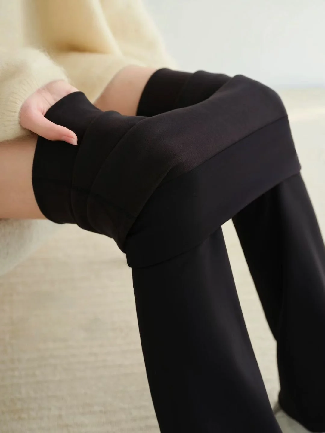 Женские термолеггинсы с высокой талией, на флисовой подкладке, из смесового хлопка, облегающие, теплые, для йоги, фитнеса, бега, активного отдыха, повседневные брюки
Женские термолеггинсы с высокой талией, на флисовой подкладке, из смесового хлопка, облегающие, теплые, для йоги, фитнеса, бега, активного отдыха, повседневные брюки