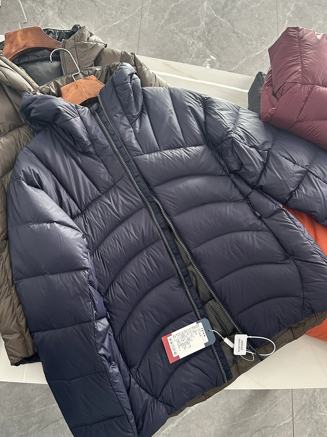 Уличная ветрозащитная куртка с капюшоном и пухом Jaet aphene, теплоотделение, легкая, ощущение облаков, свободная посадка, застежка-молния
Уличная ветрозащитная куртка с капюшоном и пухом Jaet aphene, теплоотделение, легкая, ощущение облаков, свободная посадка, застежка-молния