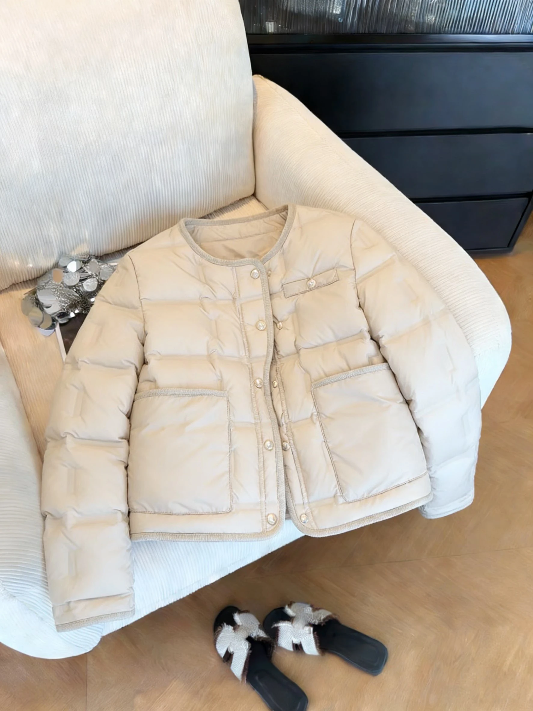 Корейская легкая свободная куртка из хлопка с круглым вырезом и одной пуговицей для мужчин, осенне-зимняя, высококачественная, простая, универсальная куртка-кофта...
Корейская легкая свободная куртка из хлопка с круглым вырезом и одной пуговицей для мужчин, осенне-зимняя, высококачественная, простая, универсальная куртка-кофта...