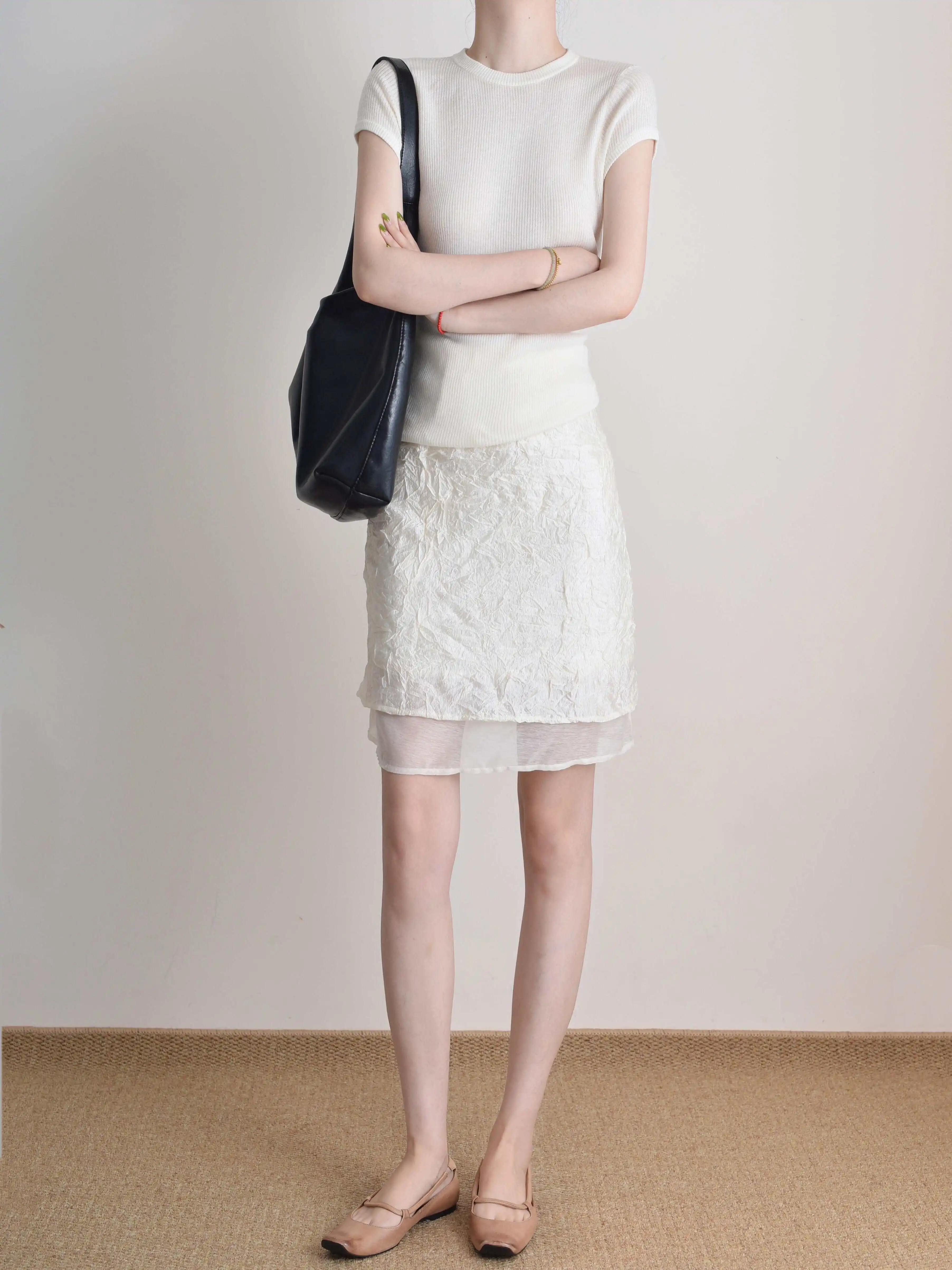 Elegant Folded Texture Sensation High Waist A-Line Skirt Women's Summer Slimming Midi Skirt in Beige Color
Elegant Folded Texture Sensation High Waist A-Line Skirt Women's Summer Slimming Midi Skirt in Beige Color