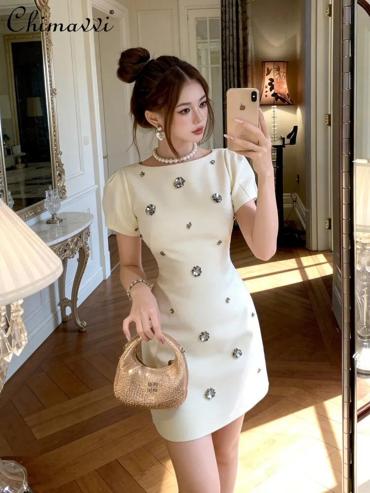French Elegant Fashion Socialite Crew Neck Short Sleeve Diamond High Waist Slim Fit Hip-wrapped Party Dress Women's Summer 2026
French Elegant Fashion Socialite Crew Neck Short Sleeve Diamond High Waist Slim Fit Hip-wrapped Party Dress Women's Summer 2026