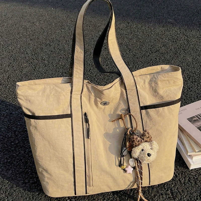Daily Multi-pocket Tote Bag Korean Style Minimalist Handbag With Charm High-quality Nylon Shoulder Bag Gym Zipper Storage Bag
Daily Multi-pocket Tote Bag Korean Style Minimalist Handbag With Charm High-quality Nylon Shoulder Bag Gym Zipper Storage Bag