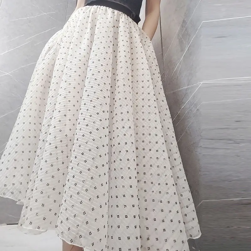 Printed Chiffon Skirt Summer New Slim Fit and Slim Women's High Waist Mid-length Temperament Long Skirt
Printed Chiffon Skirt Summer New Slim Fit and Slim Women's High Waist Mid-length Temperament Long Skirt