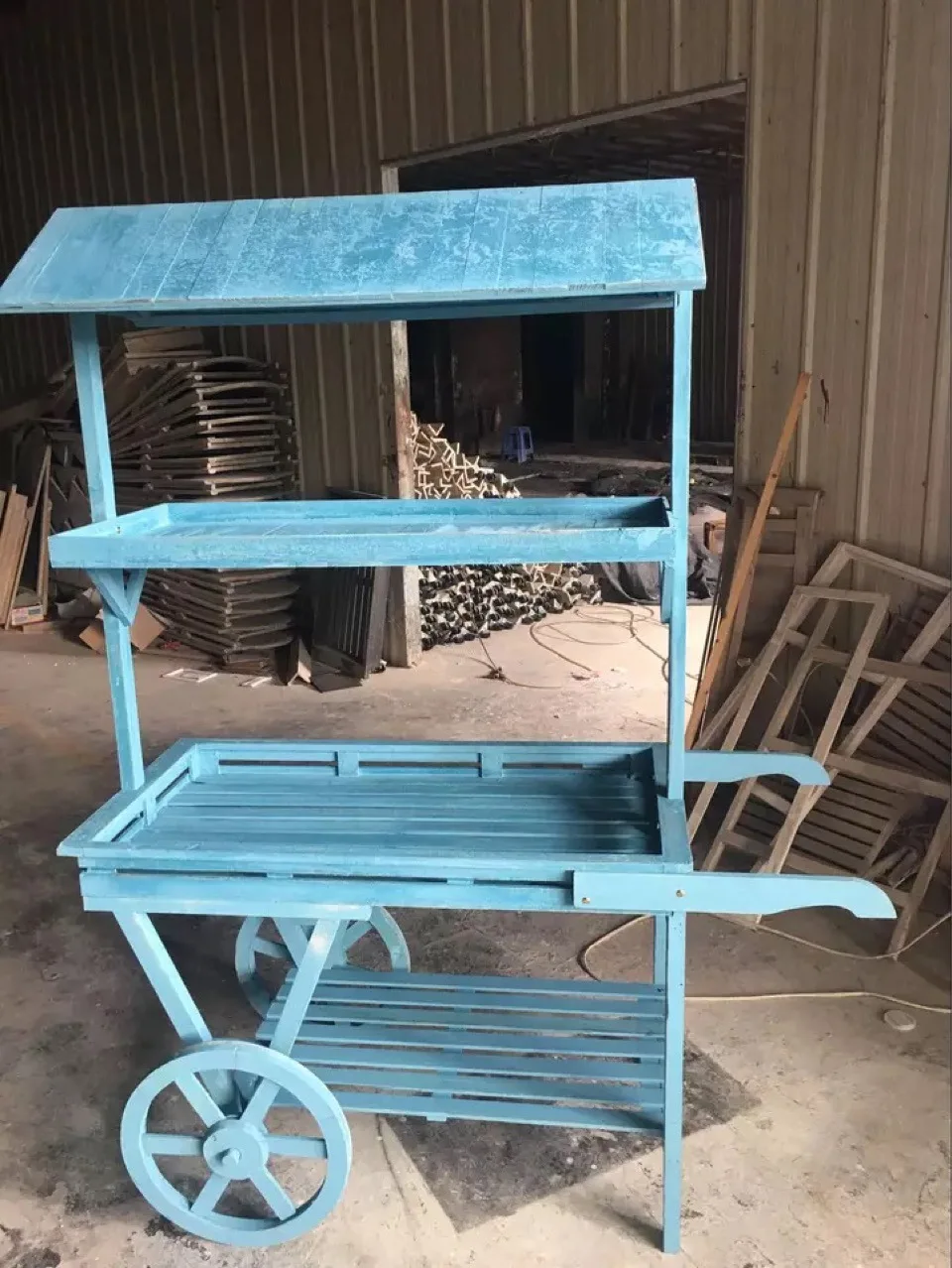 American retro country large flower shop gardening flower stand, trolley flower room float solid wood window rack
American retro country large flower shop gardening flower stand, trolley flower room float solid wood window rack
