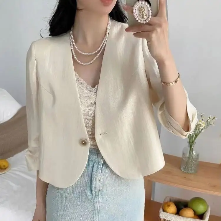 Летний тонкий повседневный женский укороченный жакет с рукавом три четверти, модный приталенный костюм в стиле «маленький аромат»
Летний тонкий повседневный женский укороченный жакет с рукавом три четверти, модный приталенный костюм в стиле «маленький аромат»