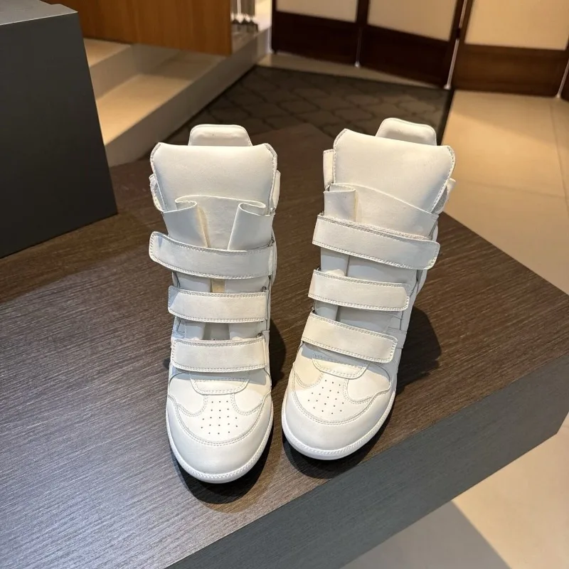 Fashion Women's Shoes New Luxury Genuine Leather Ankle Boots for Woman Exquisite Sports Casual Shoes Designer Shoes Botas Mujer
Fashion Women's Shoes New Luxury Genuine Leather Ankle Boots for Woman Exquisite Sports Casual Shoes Designer Shoes Botas Mujer