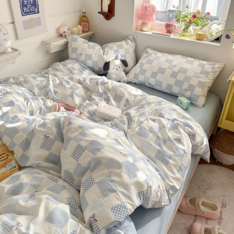 new cartoon printing soft and comfortable bedding four-piece set student cute quilt cover quilt sheet dormitory 3-piece set
new cartoon printing soft and comfortable bedding four-piece set student cute quilt cover quilt sheet dormitory 3-piece set